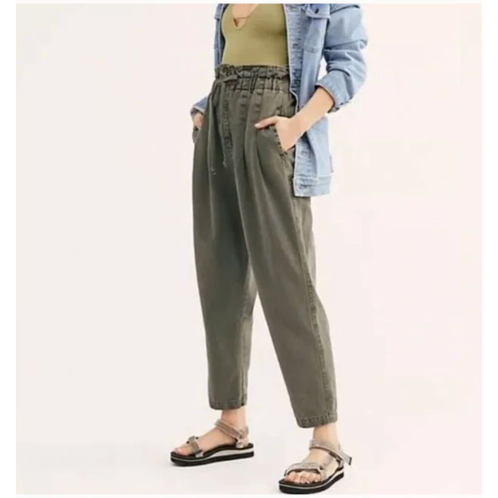 Women Free People Margate Pleated Trousers Pants in Kelp Green Size Small